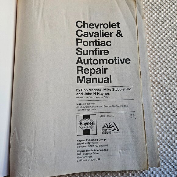 Haynes Chevrolet Cavalier & Pontiac Sunfire 1995 thru 2004 Repair Manual - Picture 4 of 10